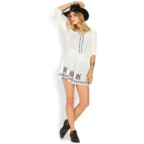 Forever 21 Boho Gauze Embroidered Tie Neck Peasant Mini Short White Dress S XS Forever 21 Boho Gauze Embroidered Tie Neck Peasant Mini Short White Dress S XS